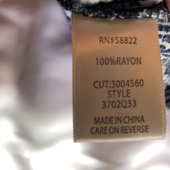 Womens size XS Blue and White Max Studio Short Flutter Sleeve Blouse - Picture 8 of 10